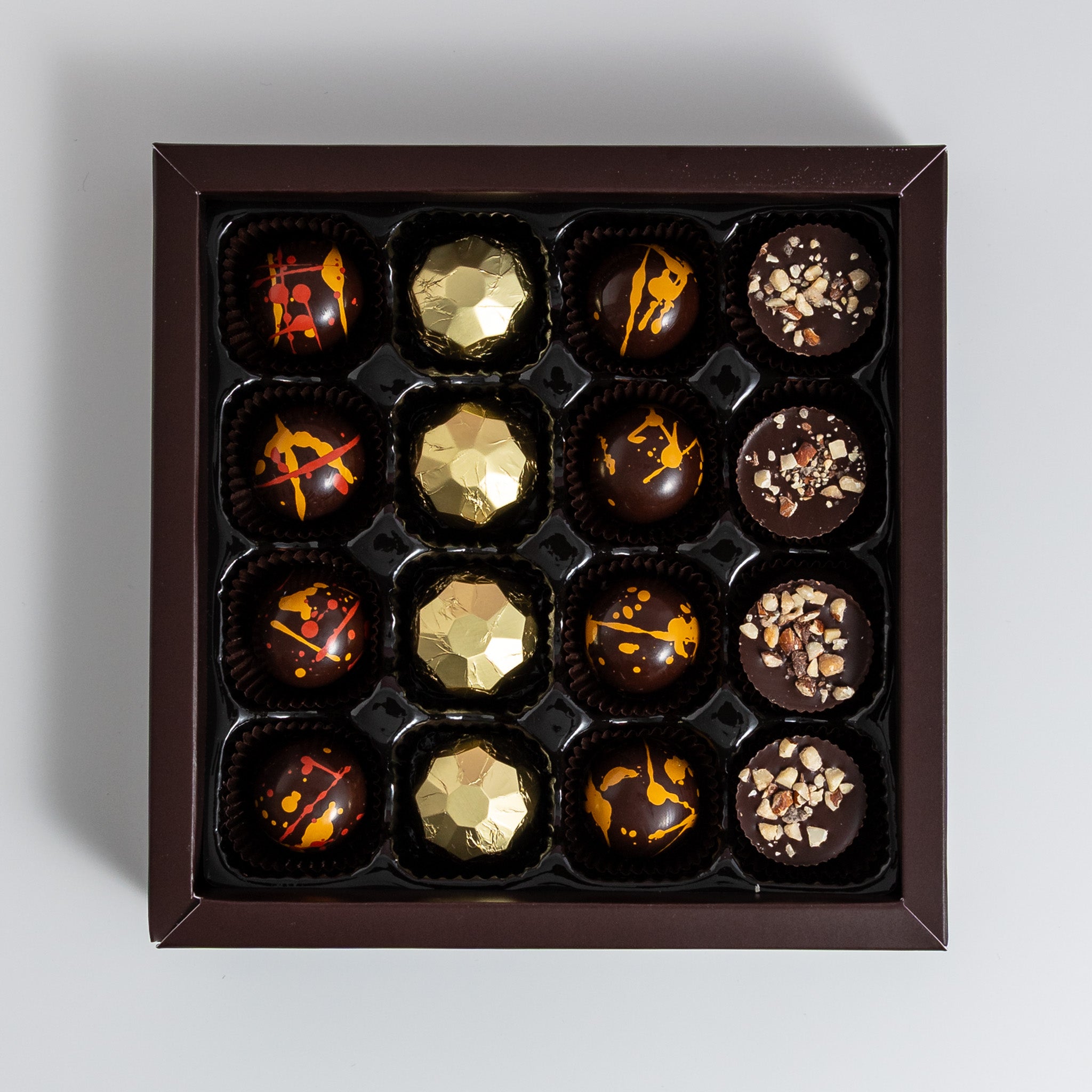Assortment, Dark Selection, 16 Pieces